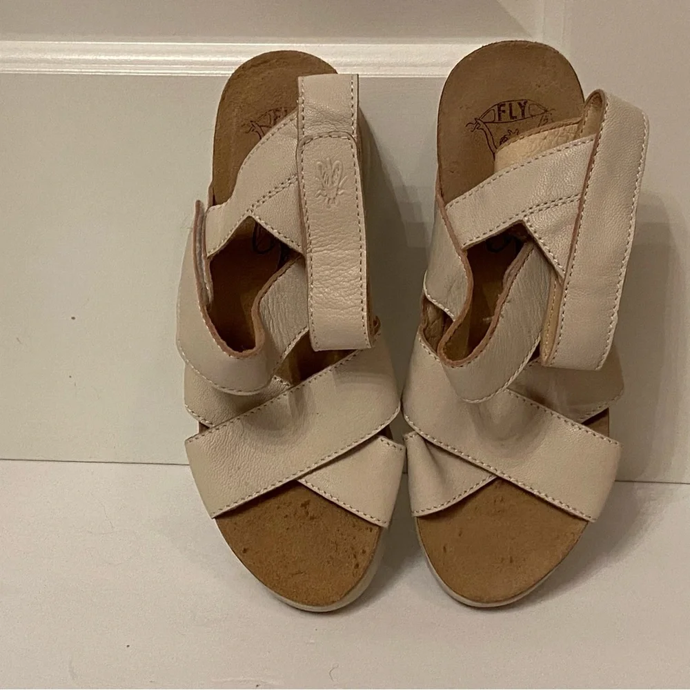 FLY LONDON SHOES WEDGE SANDAL CREAM LEATHER ANKLE STRAPS CORK SIDES Size 40 9.5